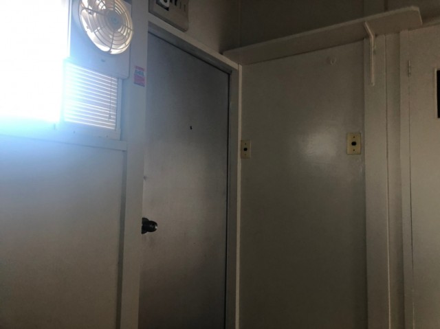 (玄関)