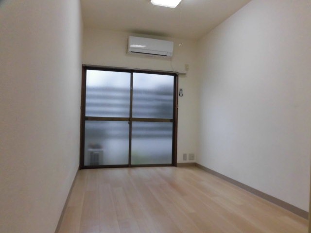 (居間)