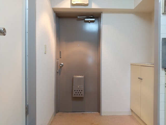 (玄関)