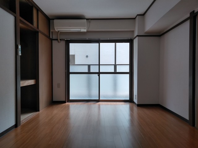 (居間)
