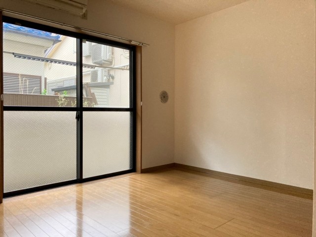 (居間)