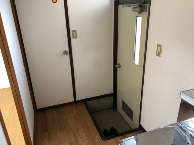 (玄関)