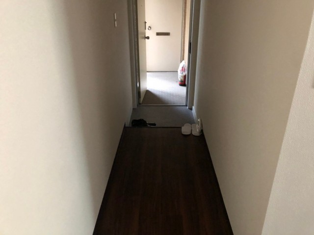 (玄関)