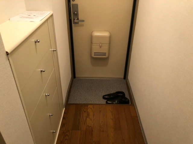 (玄関)