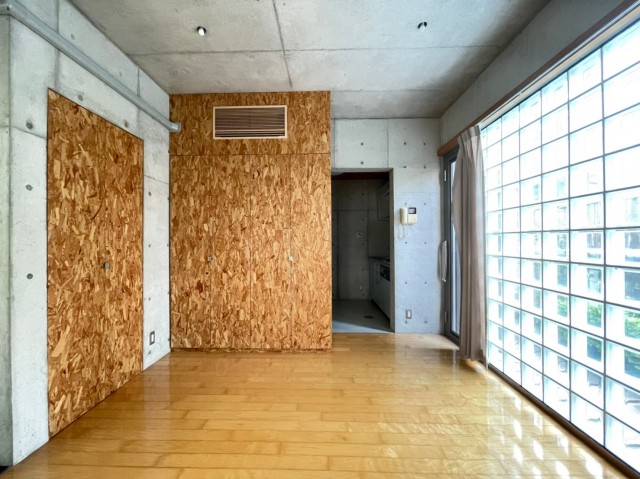 (居間)