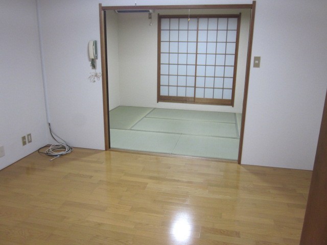 (居間)