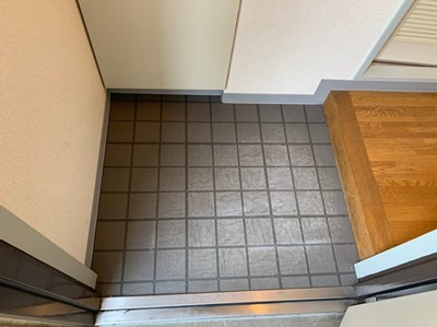 (玄関)