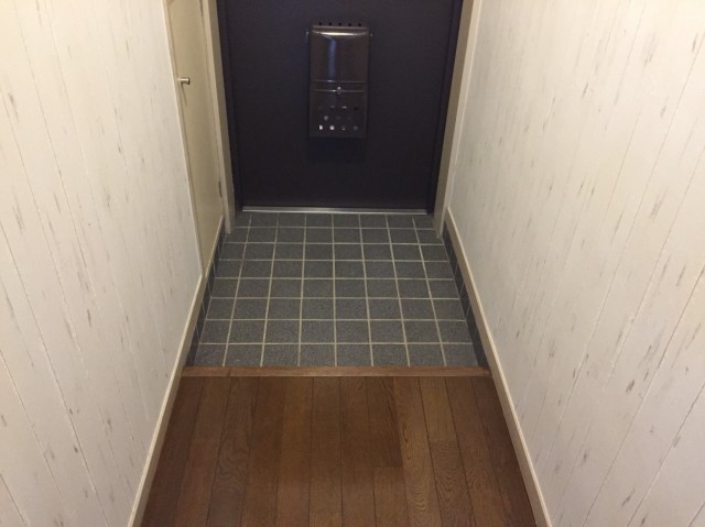 (玄関)