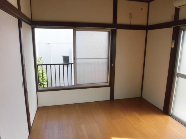 (居間)