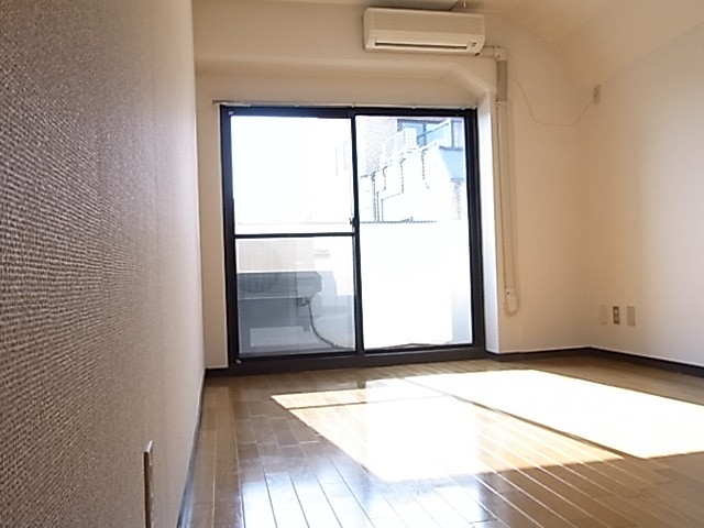 (居間)