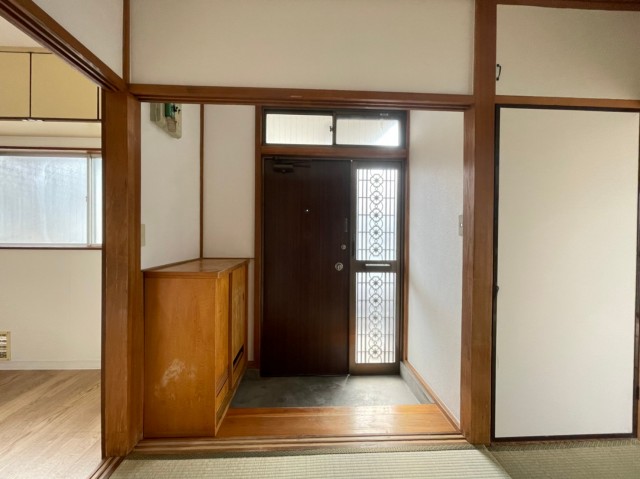 (玄関)