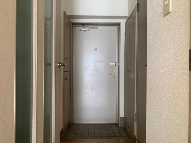 (玄関)