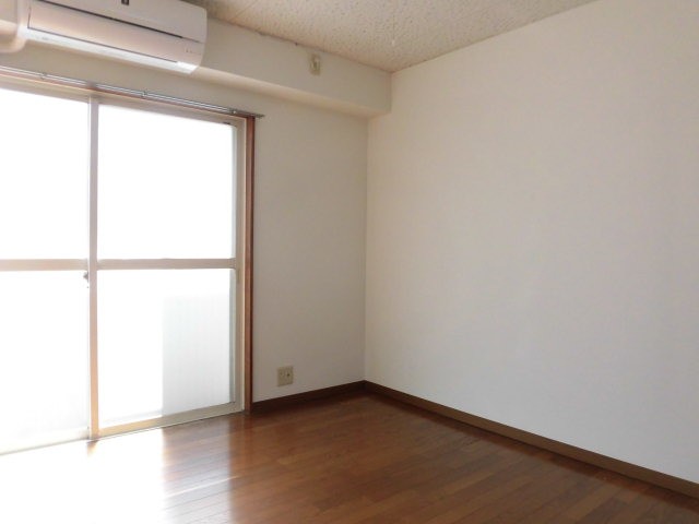 (居間)