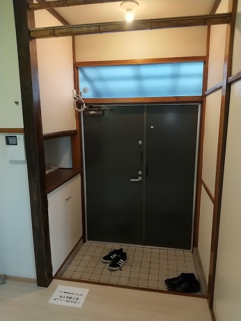 (玄関)