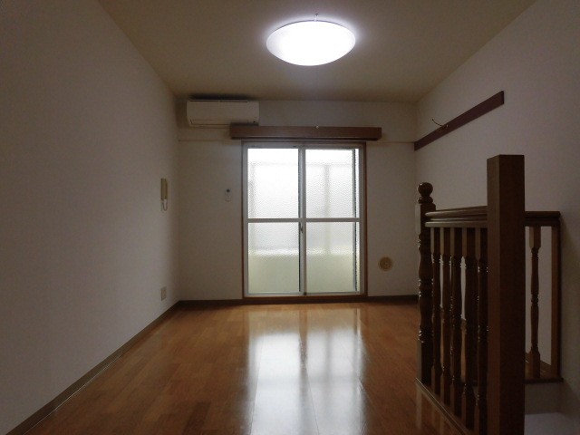 (居間)
