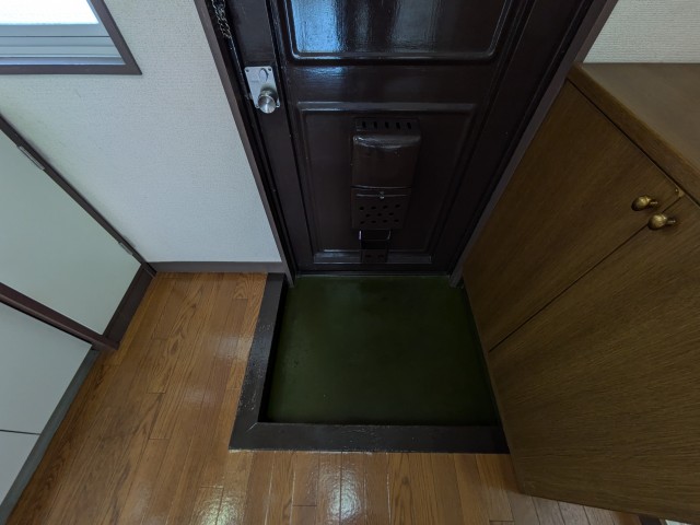 (玄関)