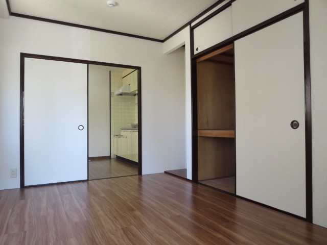 (居間)