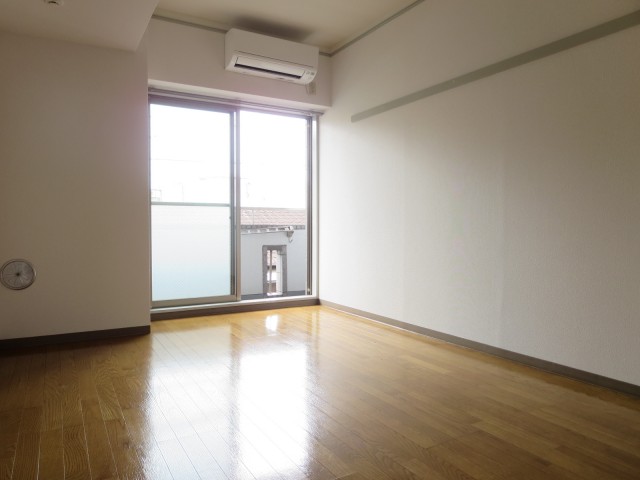 (居間)