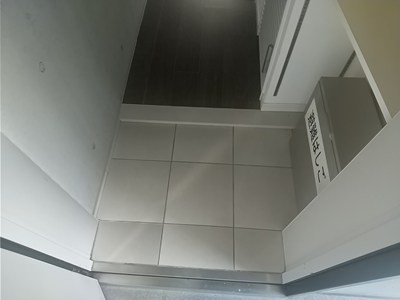 (玄関)