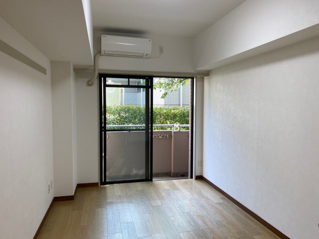 (居間)