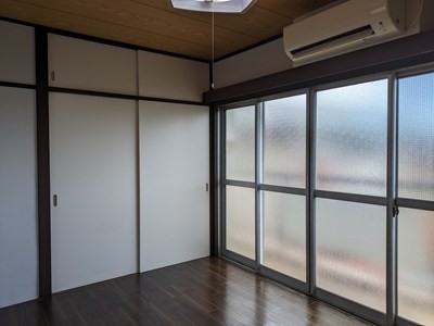 (居間)