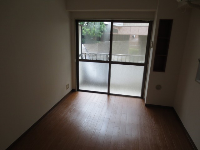 (居間)