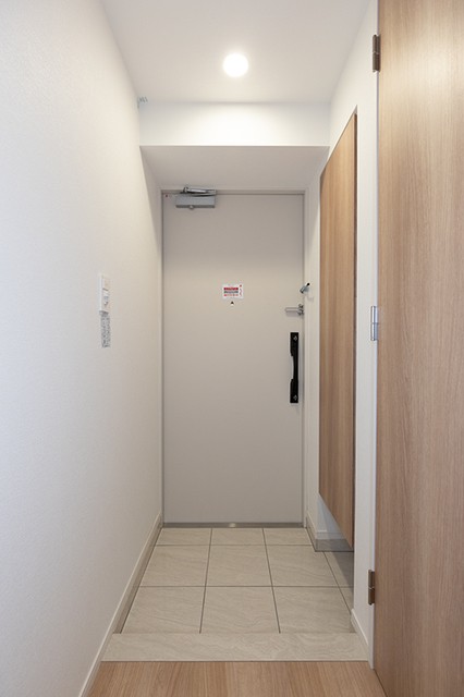 ※写真は同タイプ住戸です。(玄関)