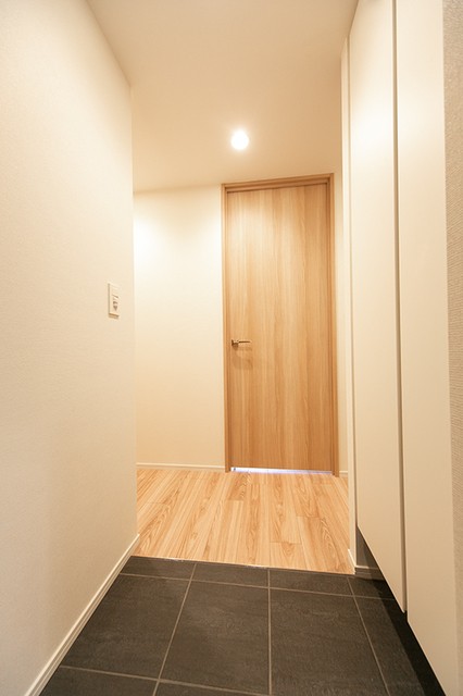 ※写真は同タイプ住戸です。(玄関)