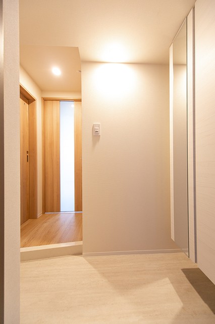 ※写真は同タイプ住戸です。(玄関)