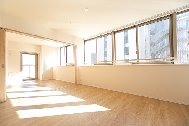 ※写真は同タイプ住戸です。(居間)