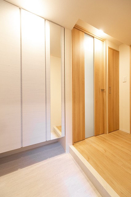 ※写真は同タイプ住戸です。(玄関)