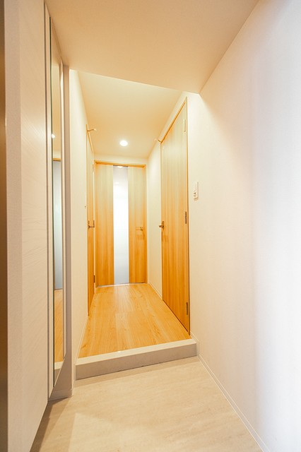 ※写真は同タイプ住戸です。(玄関)