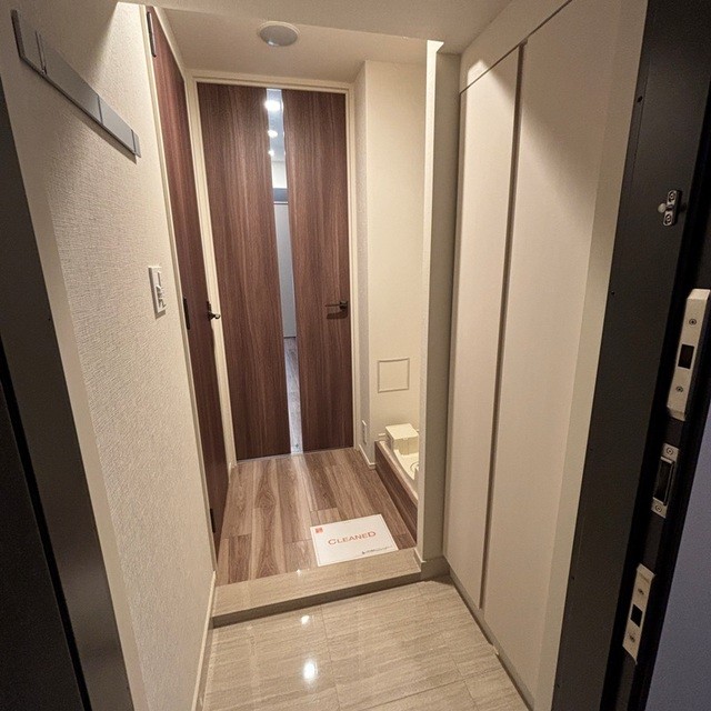 ※写真は同タイプ住戸です。(玄関)