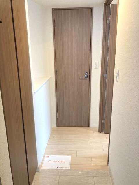 ※写真は同タイプ住戸です。(玄関)