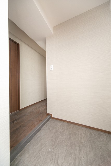 ※写真は同タイプ住戸です。(玄関)