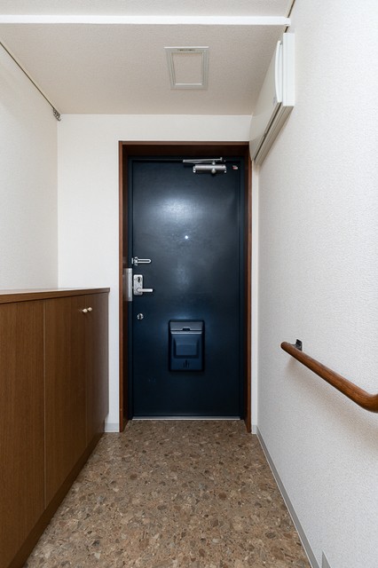 ※写真は同タイプ住戸です。(玄関)