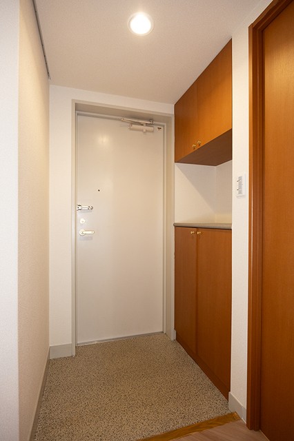 ※写真は同タイプ住戸です。(玄関)