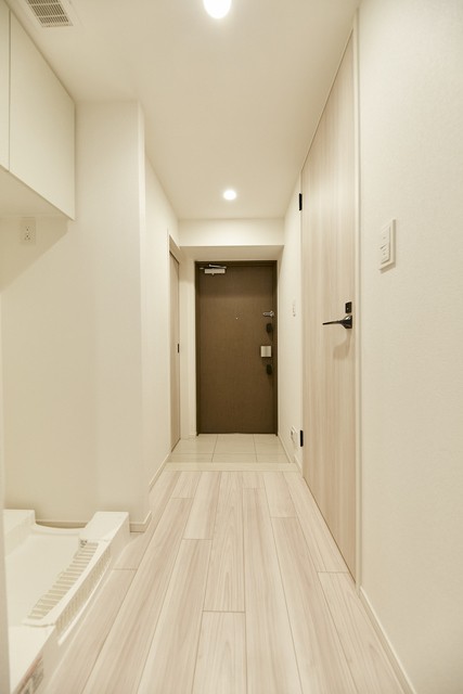 ※写真は同タイプ住戸です。(玄関)