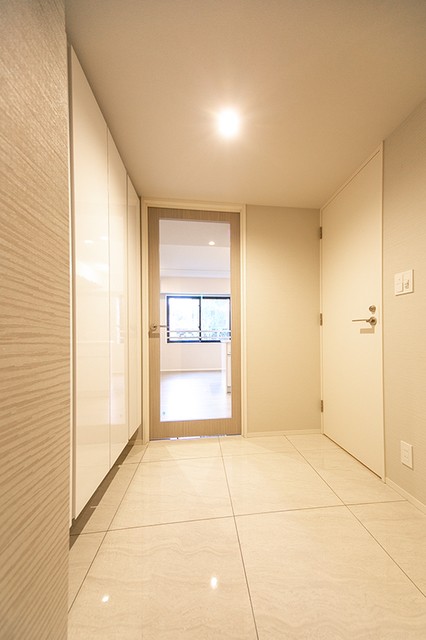 ※写真は同タイプ住戸です。(玄関)