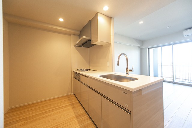 ※写真は同タイプ住戸です。(キッチン)