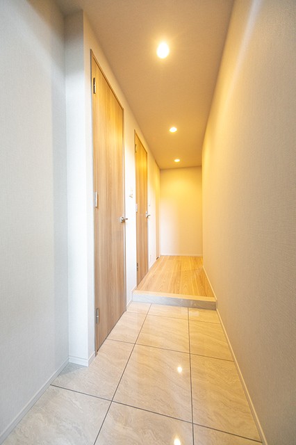 ※写真は同タイプ住戸です。(玄関)