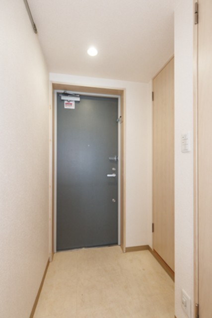 ※写真は同タイプ住戸です。(玄関)