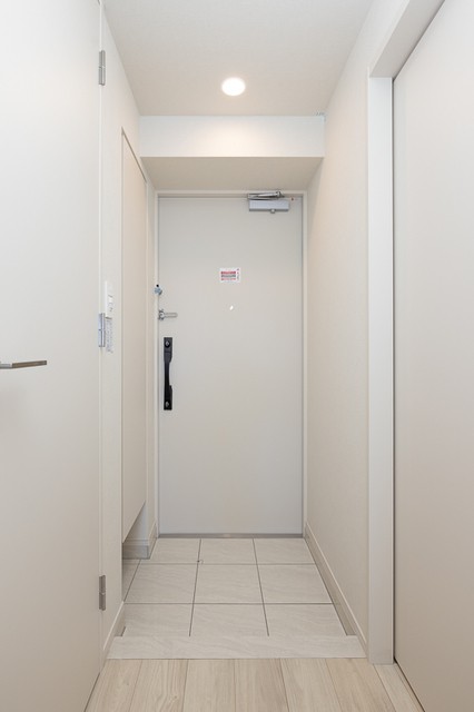 ※写真は同タイプ住戸です。(玄関)