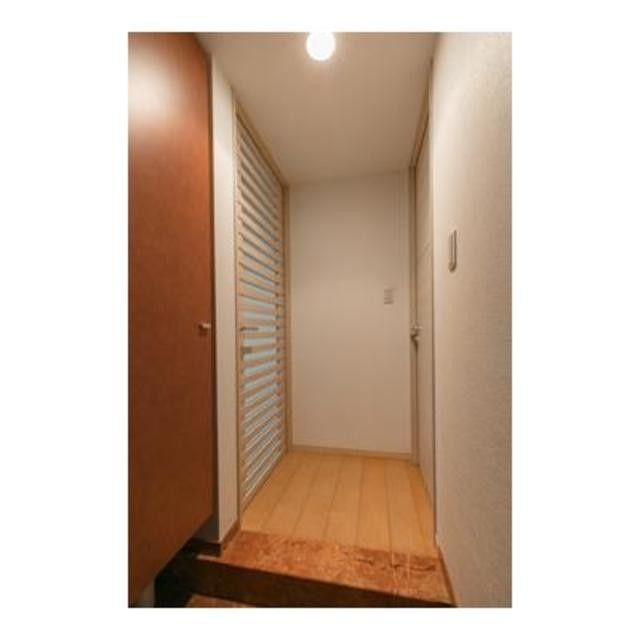 ※写真は同タイプ住戸です。(玄関)