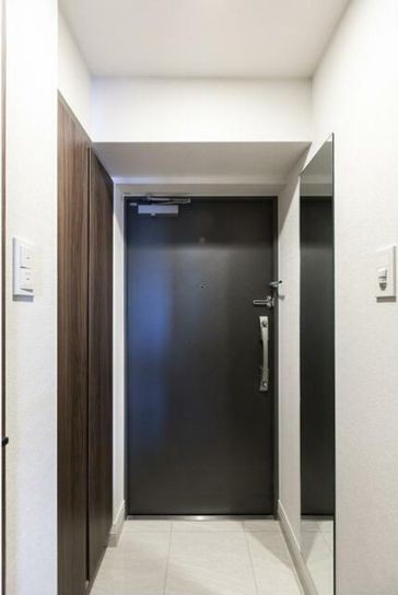 (玄関)