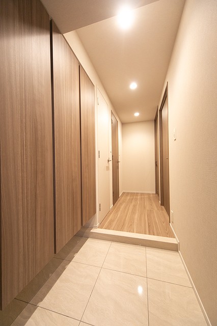 ※写真は同タイプ住戸です。(玄関)