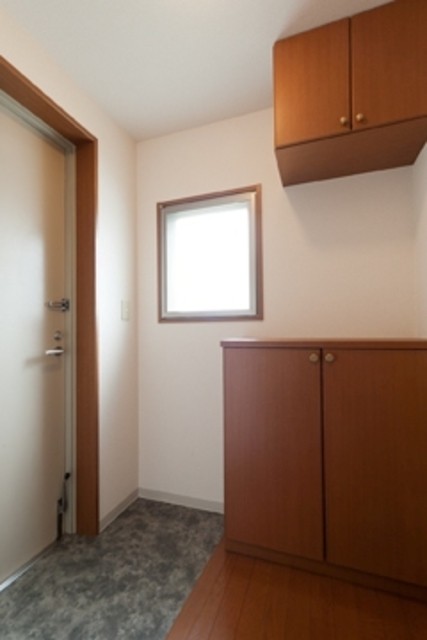 ※写真は同タイプ住戸です。(玄関)
