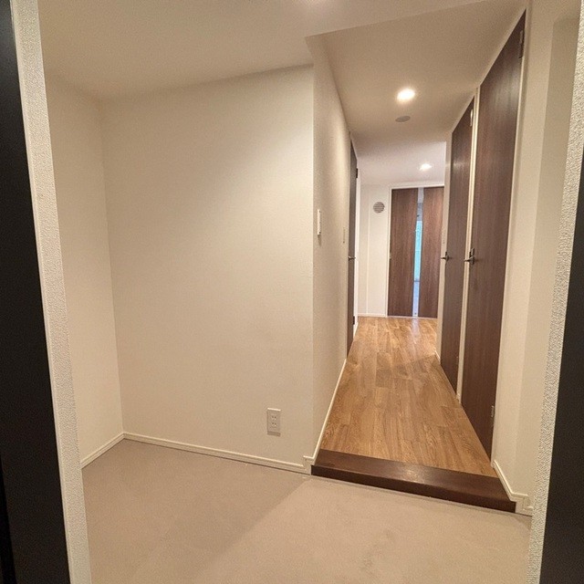 ※写真は同タイプ住戸です。(玄関)