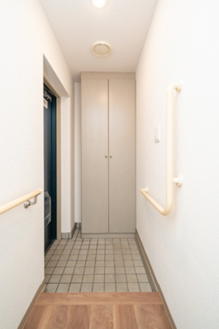※写真は同タイプ住戸です。(玄関)