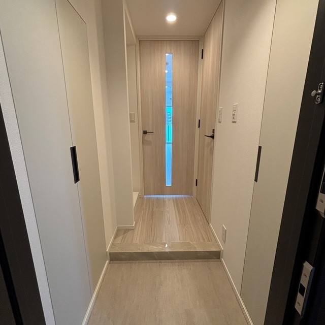 ※写真は同タイプ住戸です。(玄関)